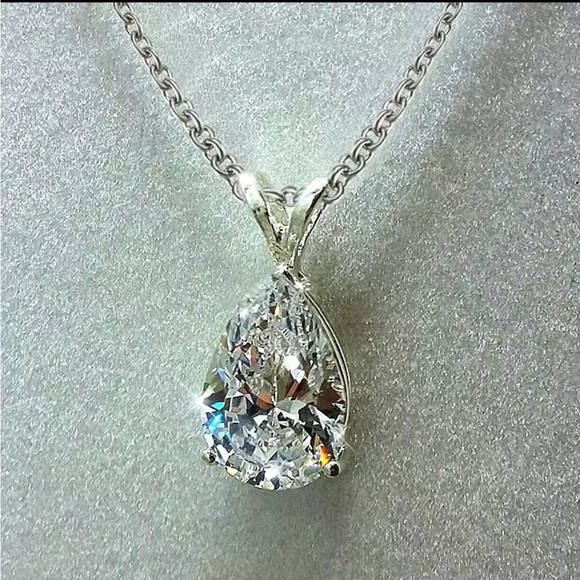 🎁 Silver Plated Teardrop Shaped Gemstone Pendant Necklace - Picture 1 of 4